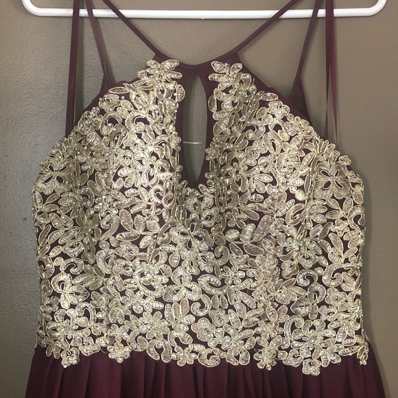 Dress size 15 in new condition. - Picture 2 of 6